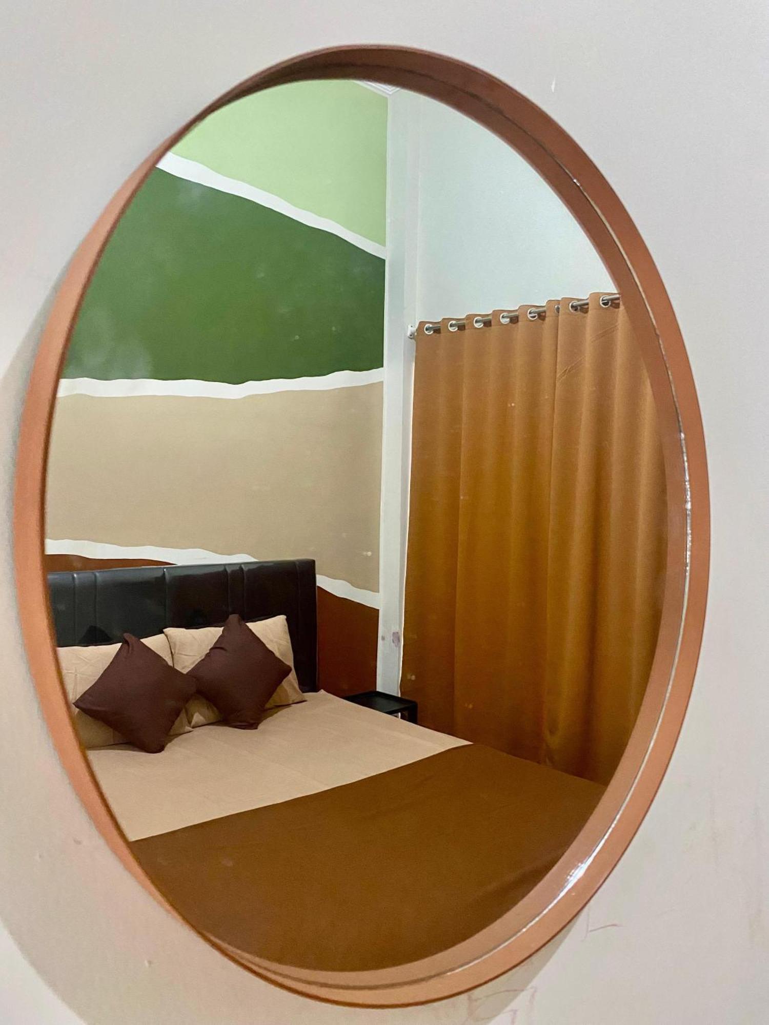 Zzz Hostel Malang Extérieur photo