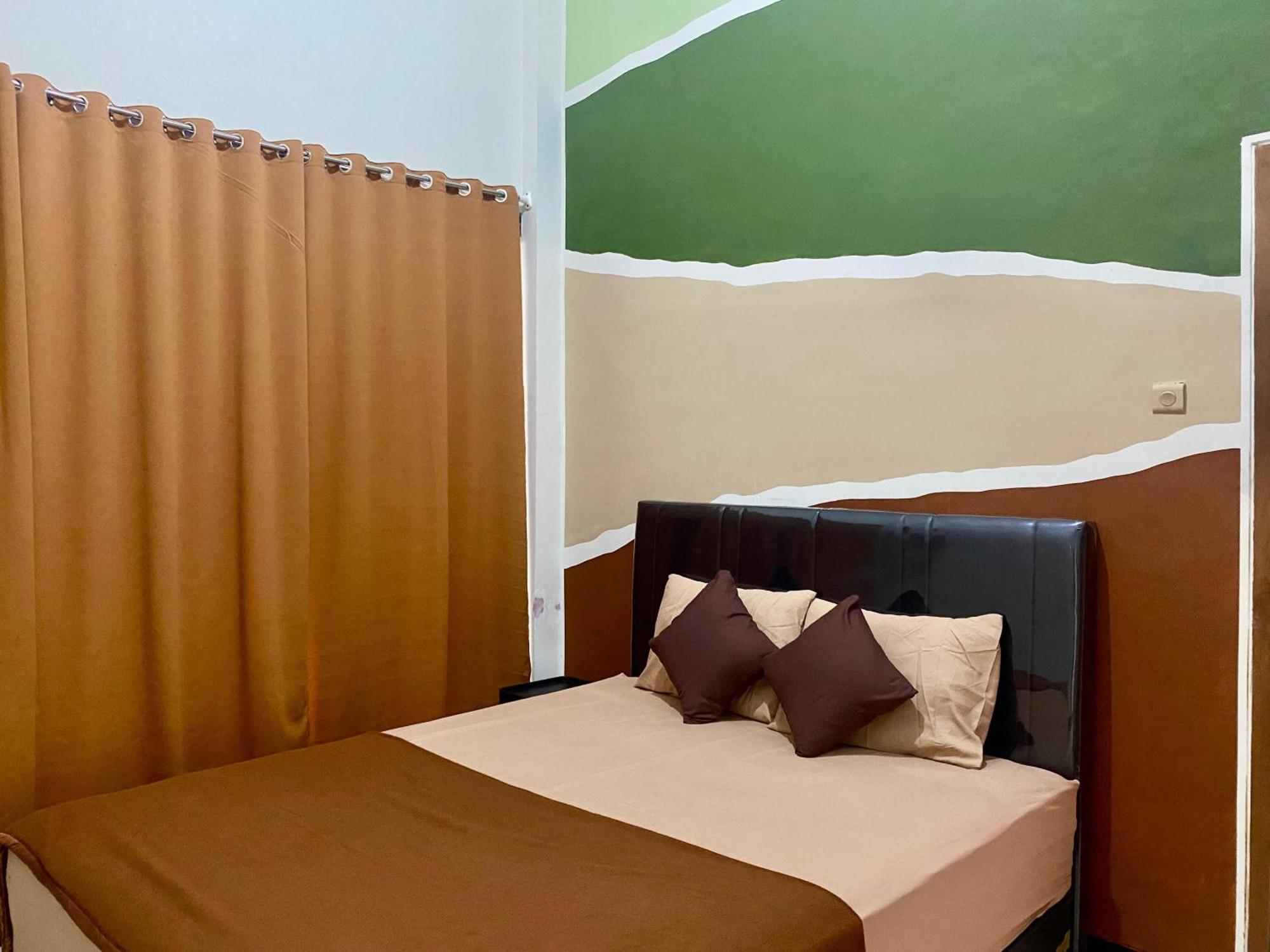 Zzz Hostel Malang Extérieur photo