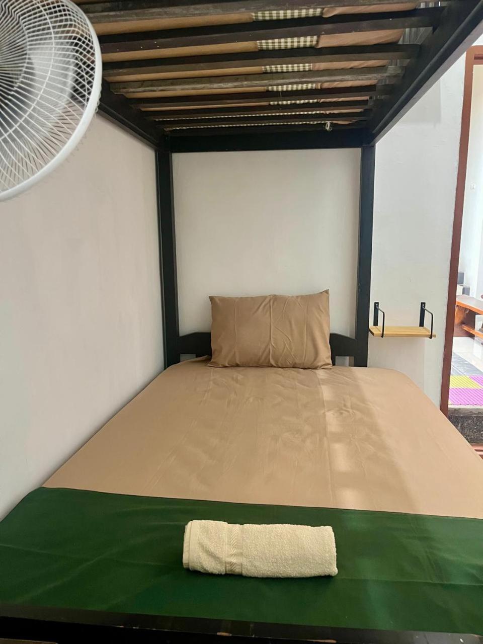 Zzz Hostel Malang Extérieur photo